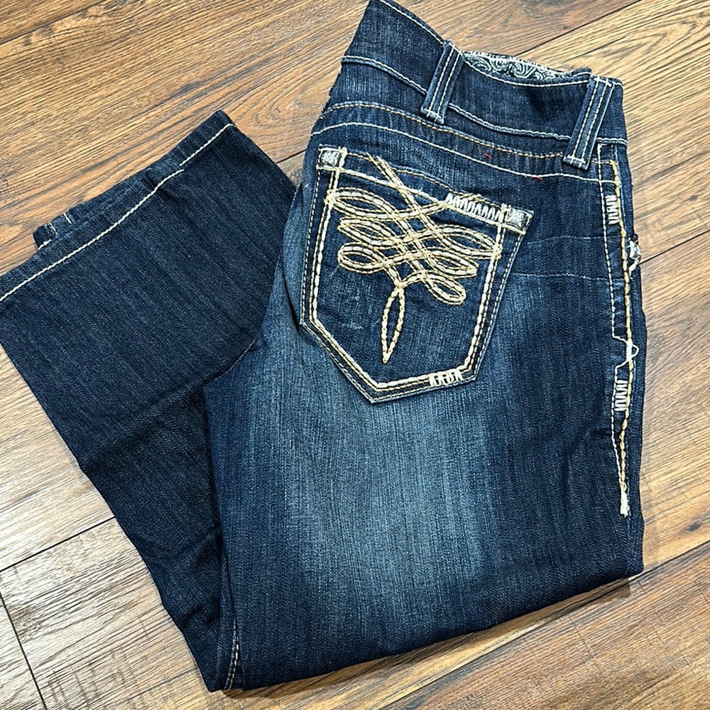 Ariat Women's Dark Blue capri Jeans with Embroidered Pocket